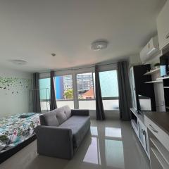 Bangsaray Beach Condo B414 บางเสร่ บีช