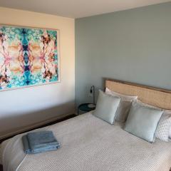Sea Breeze with City Ease