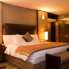 Hotel The Luxury Near Delhi Airport