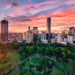 HUGE 3bed 3Bath Skyhigh view