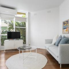 Seaside 1-Bed Stay Near Cafés & Attractions