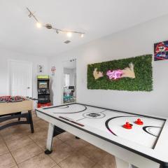 Pool House Escape w Massage Chair Game Room Wi-Fi