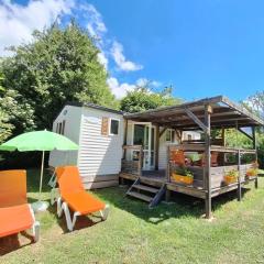 Mobil home confortable avec terrasse pour 6 personnes - API-1-52-698