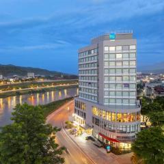 Tru by Hilton Lao Cai City Riverside