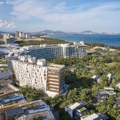 三亚海棠湾民生威斯汀度假酒店（可下海游泳，有沙滩躺椅）