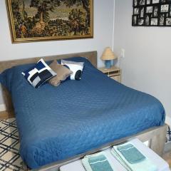 Chambre "Bleue" calme équipée chez Fred
