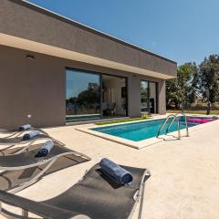 Stunning Home In Zaton