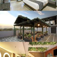 HOTEL UPTOWN - Luxury Restaurant & Rooftop Near Connaught Place