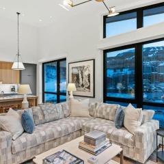Bright Penthouse with Stunning Mountain Views