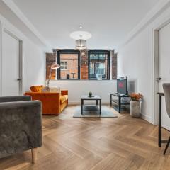Spacious City Haven - Canal Views - City Centre