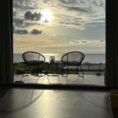 Stunning Oceanview 2B Waterfront Apartement