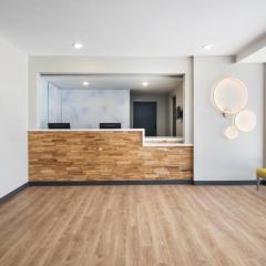ECHO Suites Extended Stay by Wyndham Houston Pasadena Fwy Pl