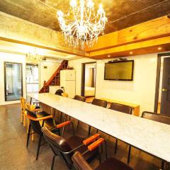 Gu & Anne House Sinchon