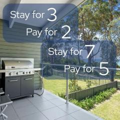 Sabia Beach House 2.0 - Beachfront - Sleeps 6