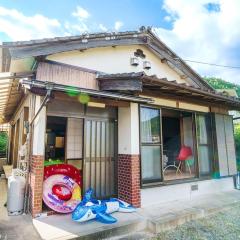 四国旅に最適 川まで徒歩10秒の昭和レトロな一軒家