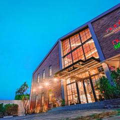 Nunia TamanSari Hotel