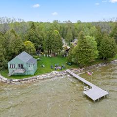 Sunset Shores - Waters Edge Cottage #2 by Simple Life Rentals