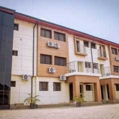 Eagle Nest Apartment and Hotel
