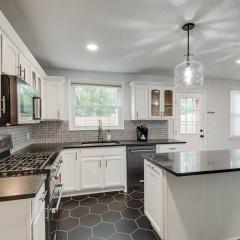 Oasis Of Nashville, With A Pool And Hot Tub !