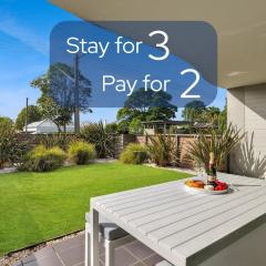 Our Beach House at Husky - Stay for 3 Pay for 2! Coastal Couples Escape