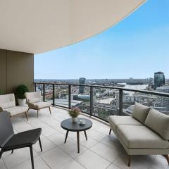 Amazing CBD Sub penthouse with full harbor and City view above 30th floors