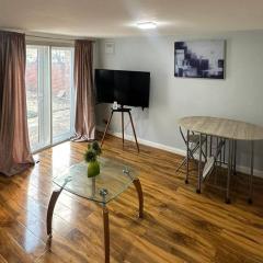 Cozy 1 Bed Apt Sleeps 4 with Garden Views