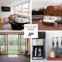 Rice Village Retreat - Rooftop deck - Sleeps 12
