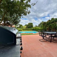 Luxury House with Pool, Garden, AC & Sauna