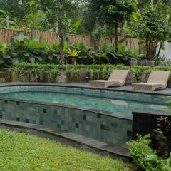Lunga Cafe & Villa