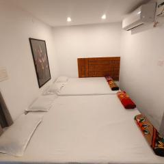 skywayrooms near Suganya convention centre,kamachi hotel,NT mahal 1km bus stand