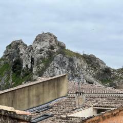 Cozy 60M T4 duplex avec terrasse rooftop
