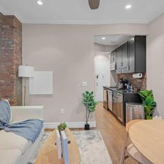 Boutique Style 2BR Haven Sleeps 5 Heart of LES