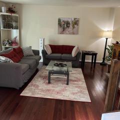 8 mins to Dulles Airport Suite