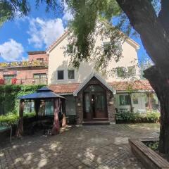 Single-family villa in Sun Island Scenic Area