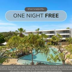 Cotton Beach Apartment 35 Pool Views