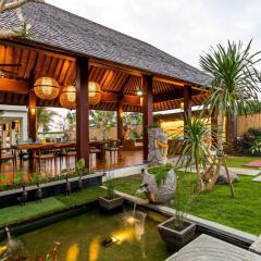 Spacious 7-Bedroom Villa in the Heart of Berawa