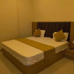 Shri Ji Hotel & Restaurant