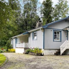 6 person holiday home in TROLLHÄTTAN