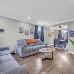 Brooklyn Townhome 9 Miles to Downtown