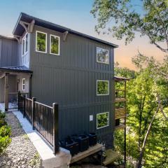 Dollywood Retreat with Hot Tub Indoor Pool & Game Room - Sleeps 11