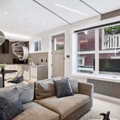 Designer 2BR in Downtown Steps from Sunset Beach