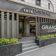 TheWall Hotel