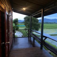 Baan PhuriChaya Doi Saket Chiang Mai Peaceful Stay with Mountain and Rice Field View