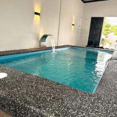 SwimmingPool-Villa-Seremban-Spacious-up to 22paxs 舒适宽敞泳池别墅