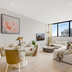 North Sydney Stylish 2Br Prime Location Walk to Metro & CBD