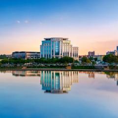 Guangzhou Elegant International Hotel Panyu Square Metro Station Branch - Free Shuttle Bus to Canton Fair Complex During Canton Fair Period & Free Deliver Service to Guangzhou Baiyun International Airport
