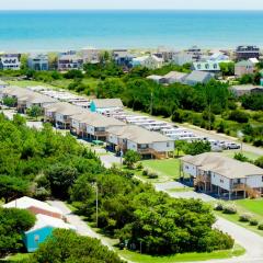 Watermen's Cabana 2C - 3-bedroom, 2-bathroom apartment - Walk to beach and access to REAL Watersports
