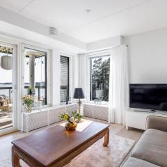 Merinäköalahuoneisto 56 m2, hiekkarannalla