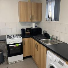Tudors eSuites - Budget Friendly Apartments - 188H