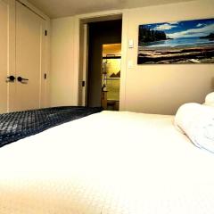 Cedar & Sage Suite - Cozy Retreat & Full Kitchen